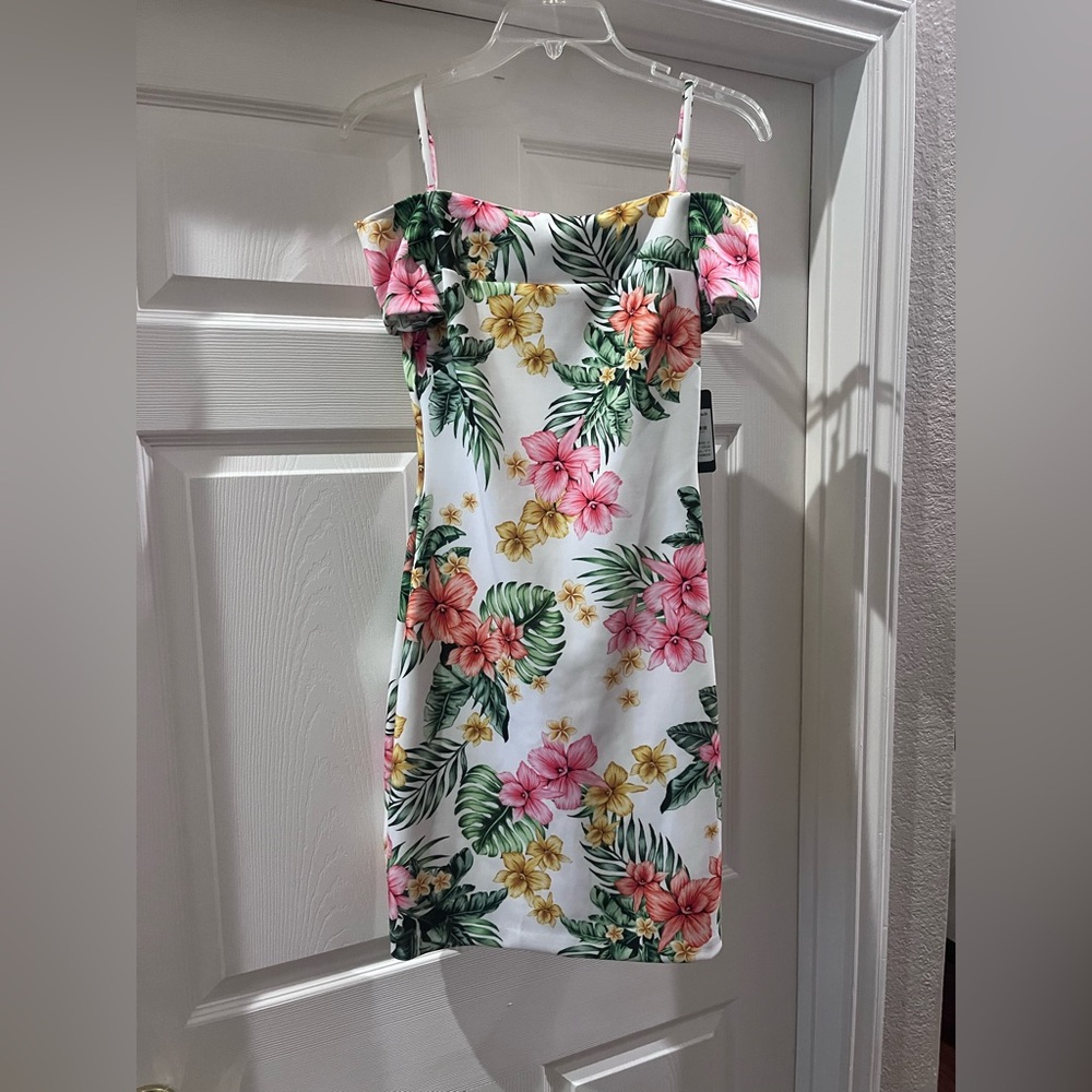 GUESS - Size 4 - Floral Mini Dress